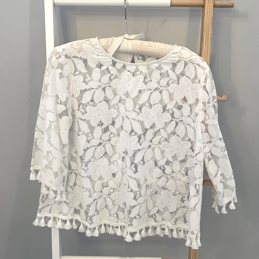 Harlowe & Graham swingy lace top with tassels sz M